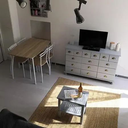 Proche De La Des Minimes *